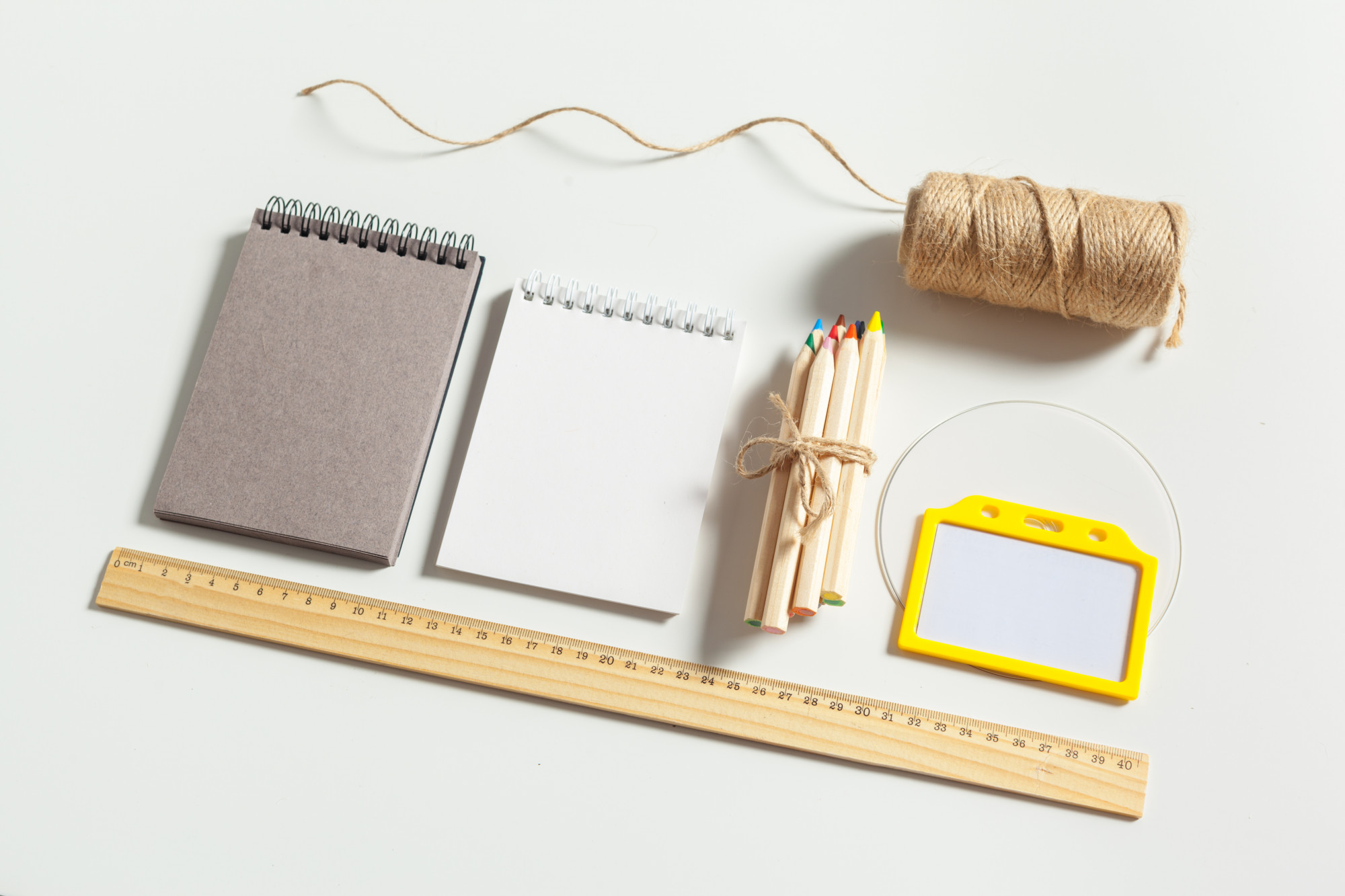 Set di kit per corso di ricamo con filati e telai